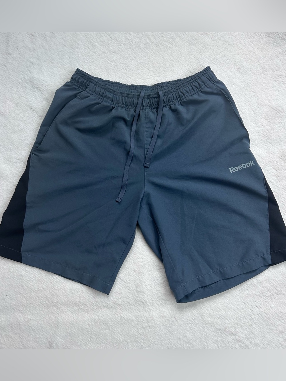Reebok Men's Dark Blue Athletic Shorts with Black Side Panels Size Small